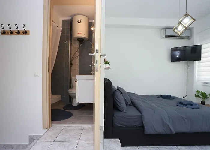 Ladadika Terraza Apt #2